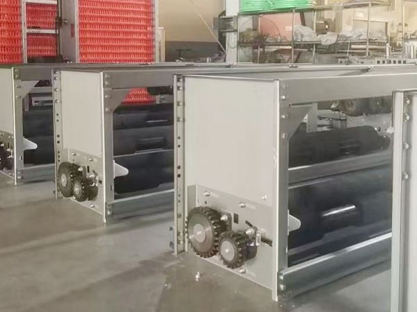 高鋅板自動清糞機(jī)